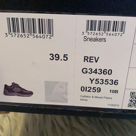 White Chanel low trainers - Picture 2 of 7